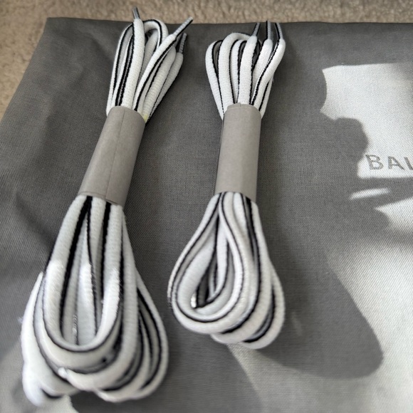 BALENCIAGO: WOMEN'S TRACK SNEAKER IN WHITE - Picture 13 of 17